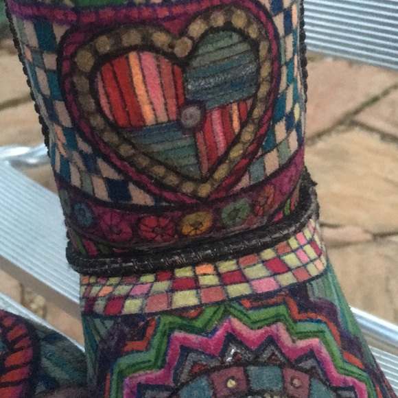 Uggs-custom painted - Picture 3 of 6